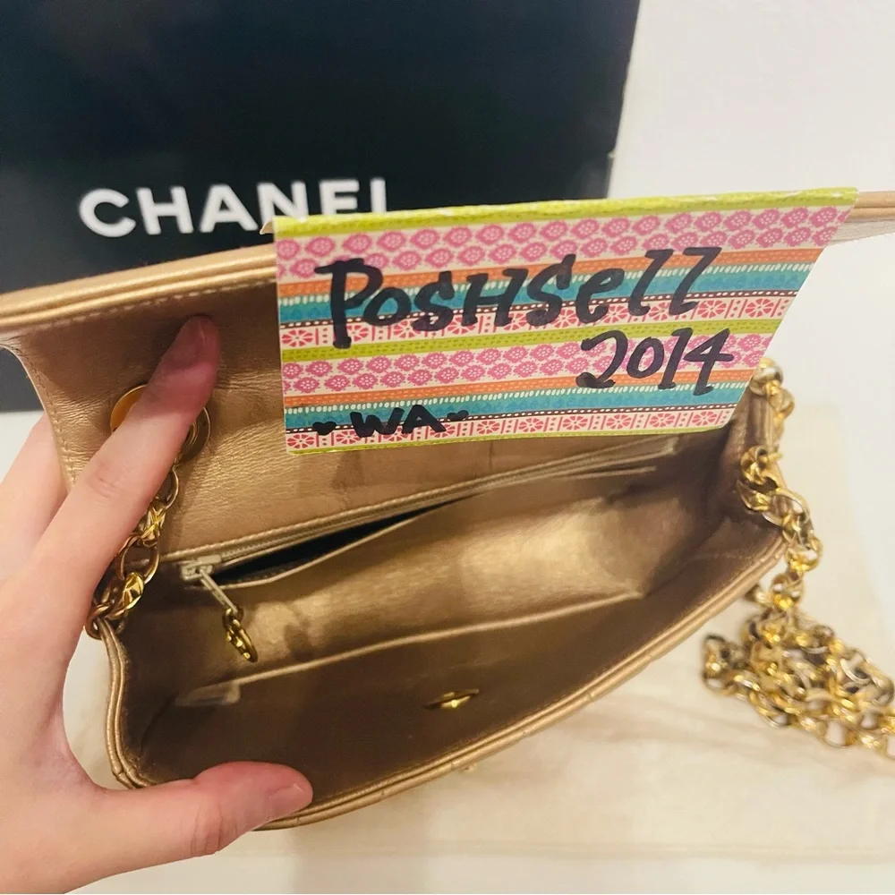 CHANEL Border mini rectangular flap - Picture 6 of 9